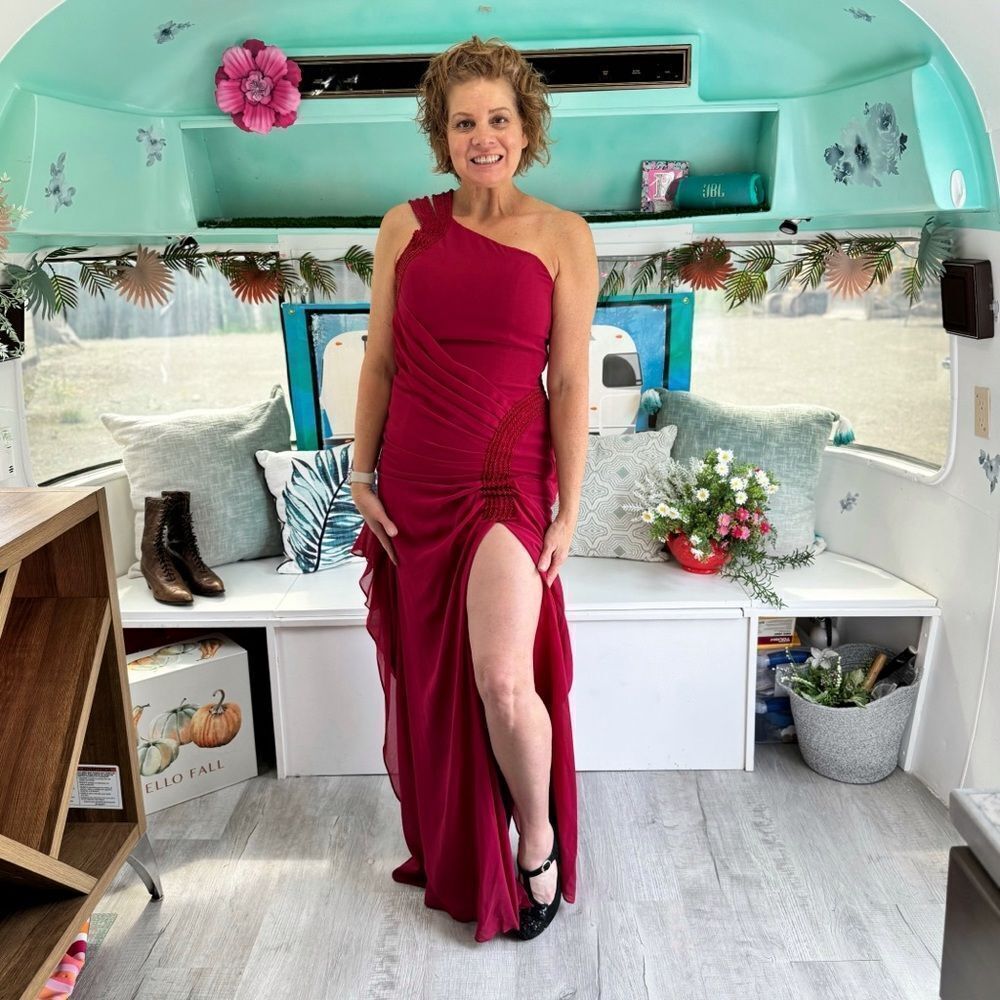 NWT Celeb Elegant Pink One-Shoulder Gown